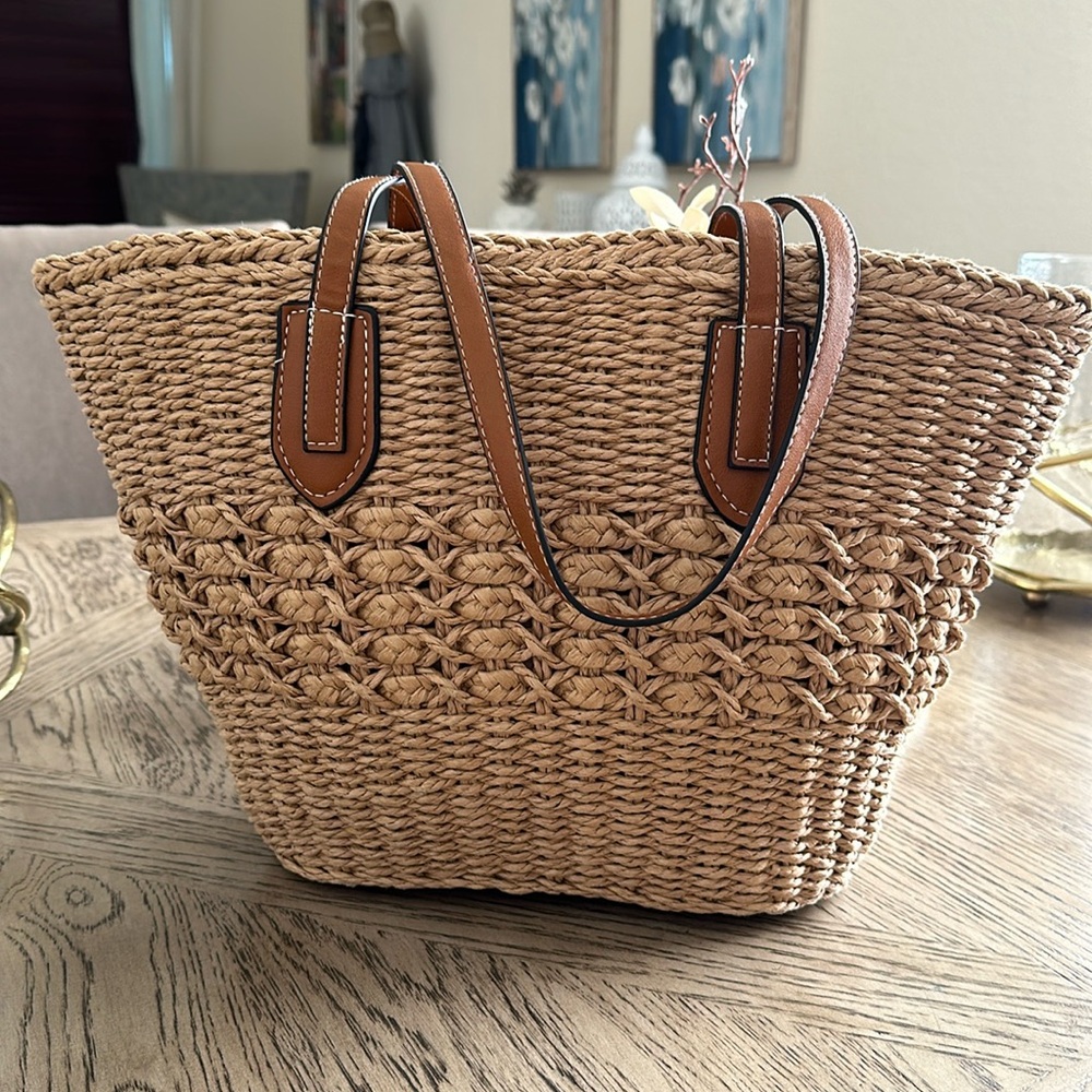 SUMMER IS HERE!🏖️ Straw Tote/shoulder Bag💞